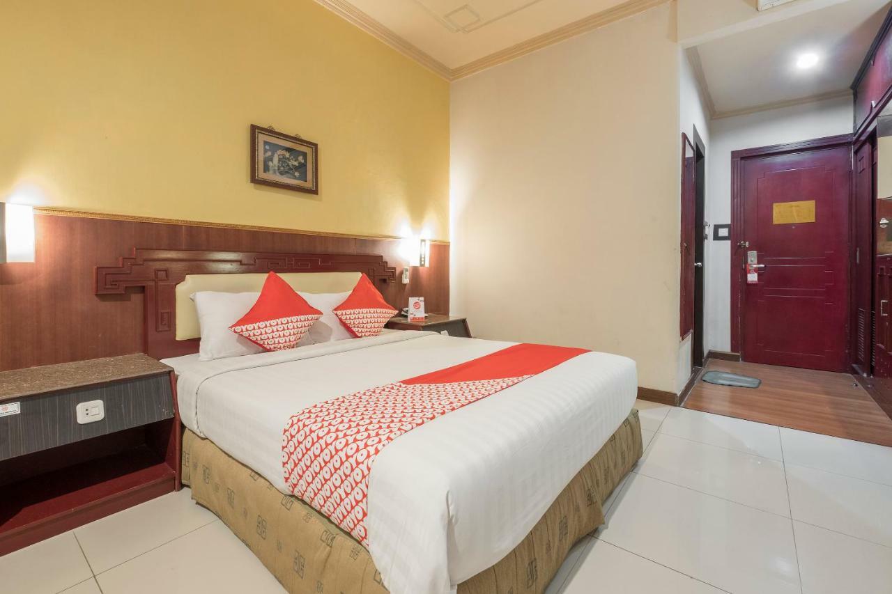 Oyo 821 Hotel Dinasti Makassar Eksteriør bilde