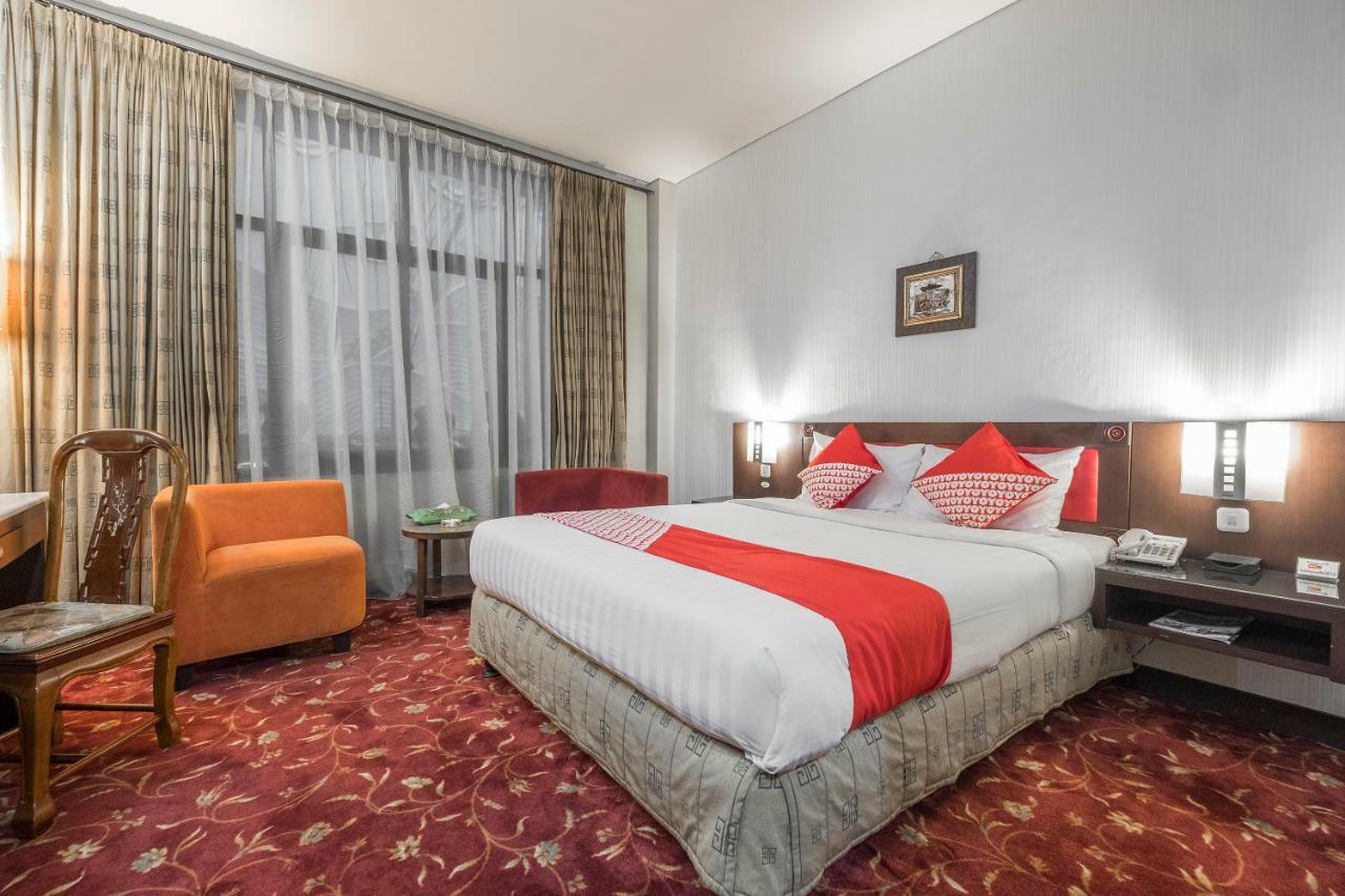 Oyo 821 Hotel Dinasti Makassar Eksteriør bilde