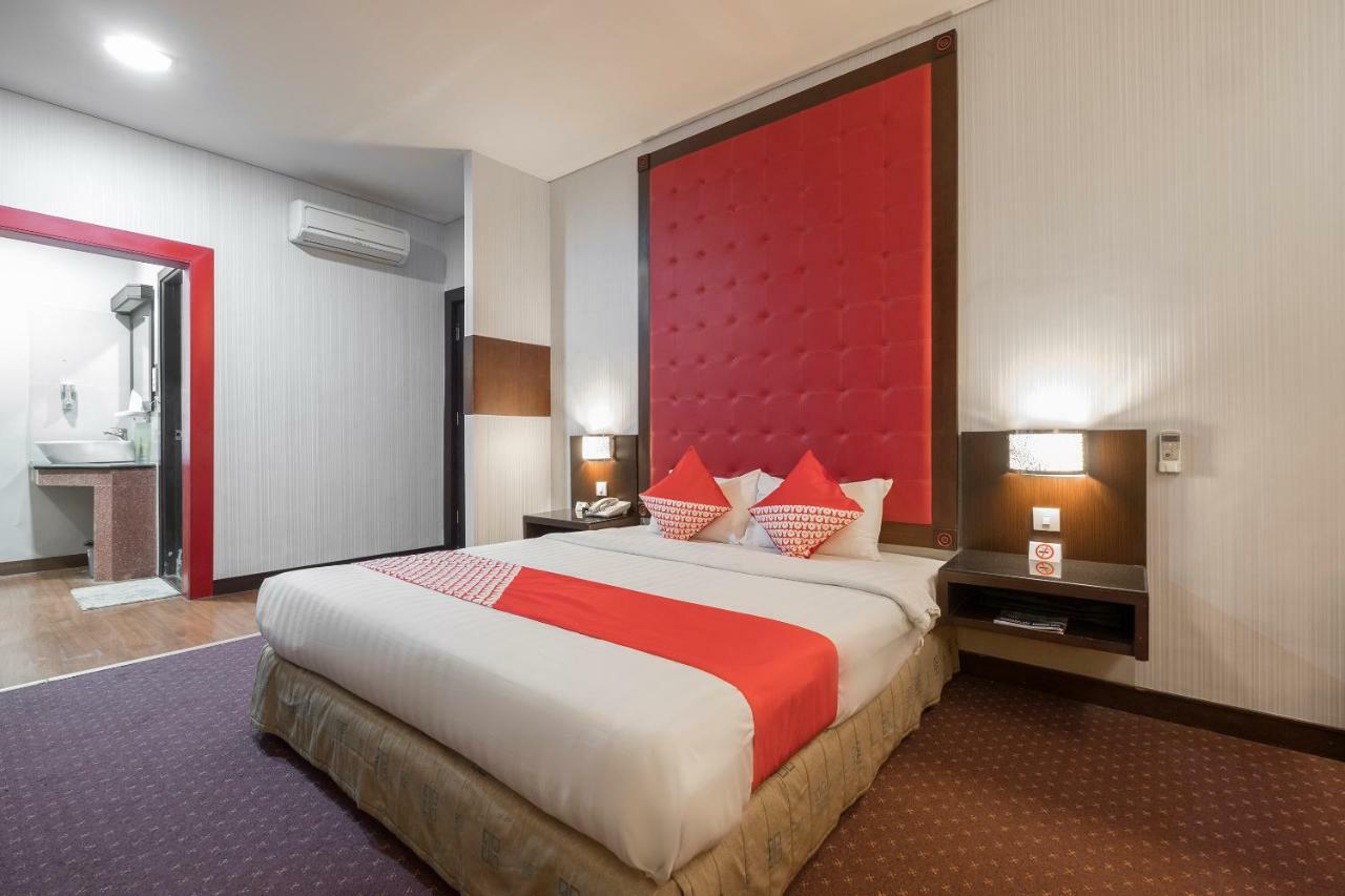 Oyo 821 Hotel Dinasti Makassar Eksteriør bilde