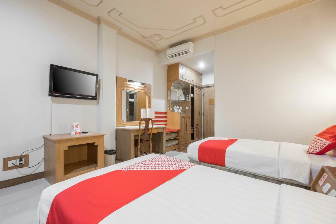 Oyo 821 Hotel Dinasti Makassar Eksteriør bilde