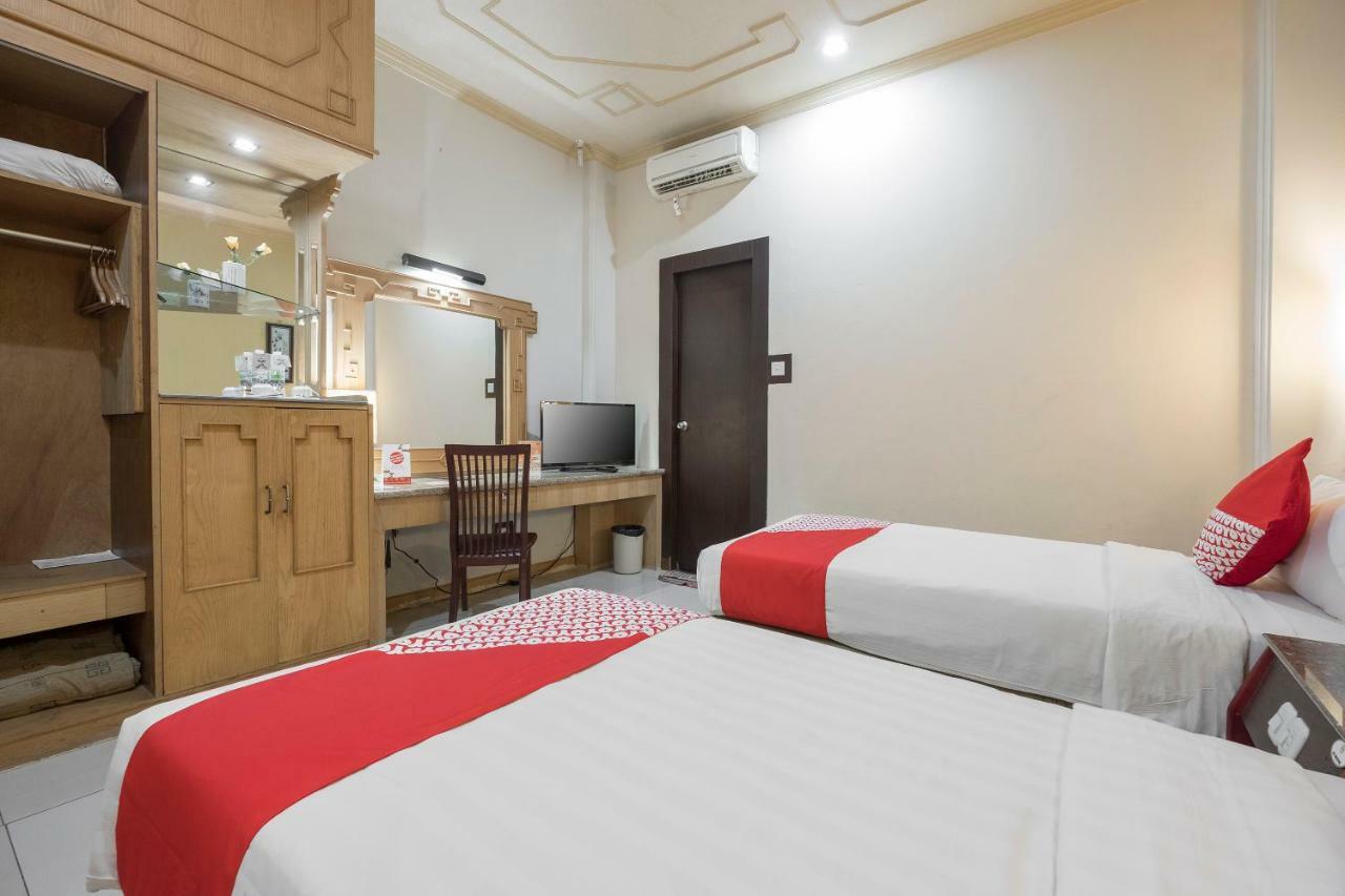 Oyo 821 Hotel Dinasti Makassar Eksteriør bilde
