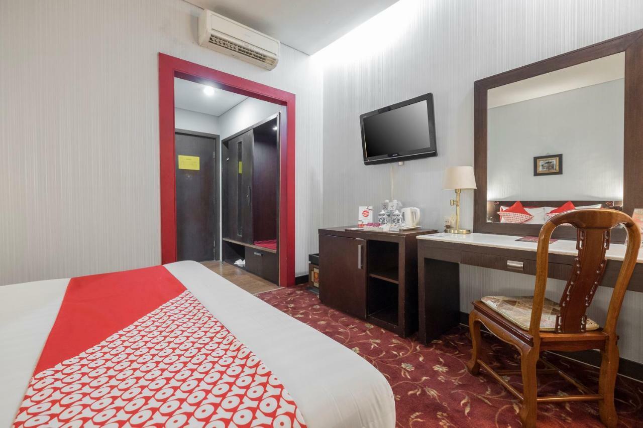 Oyo 821 Hotel Dinasti Makassar Eksteriør bilde