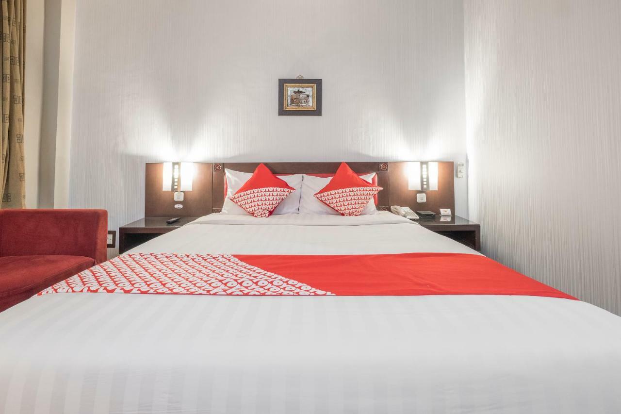Oyo 821 Hotel Dinasti Makassar Eksteriør bilde